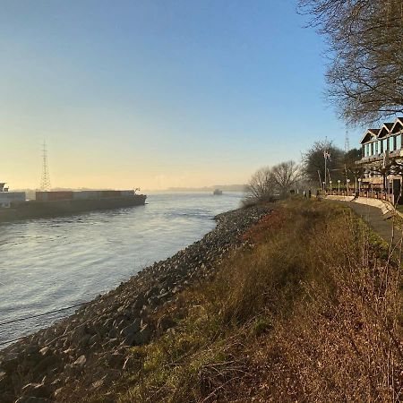 Wohnen Direkt An Der Rheinpromenade Mit Whirlpool Und Sauna Gotterswickerhamm Bagian luar foto