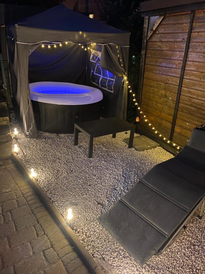 Wohnen Direkt An Der Rheinpromenade Mit Whirlpool Und Sauna Gotterswickerhamm Bagian luar foto